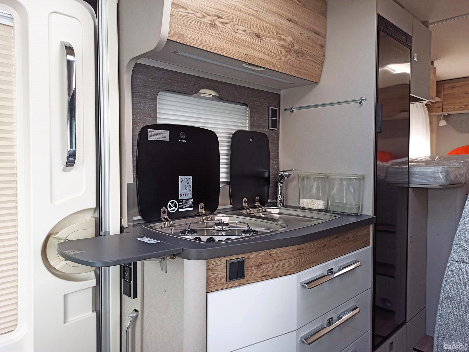 Hymer Exsis-T 580 – Semintegrale letti gemelli