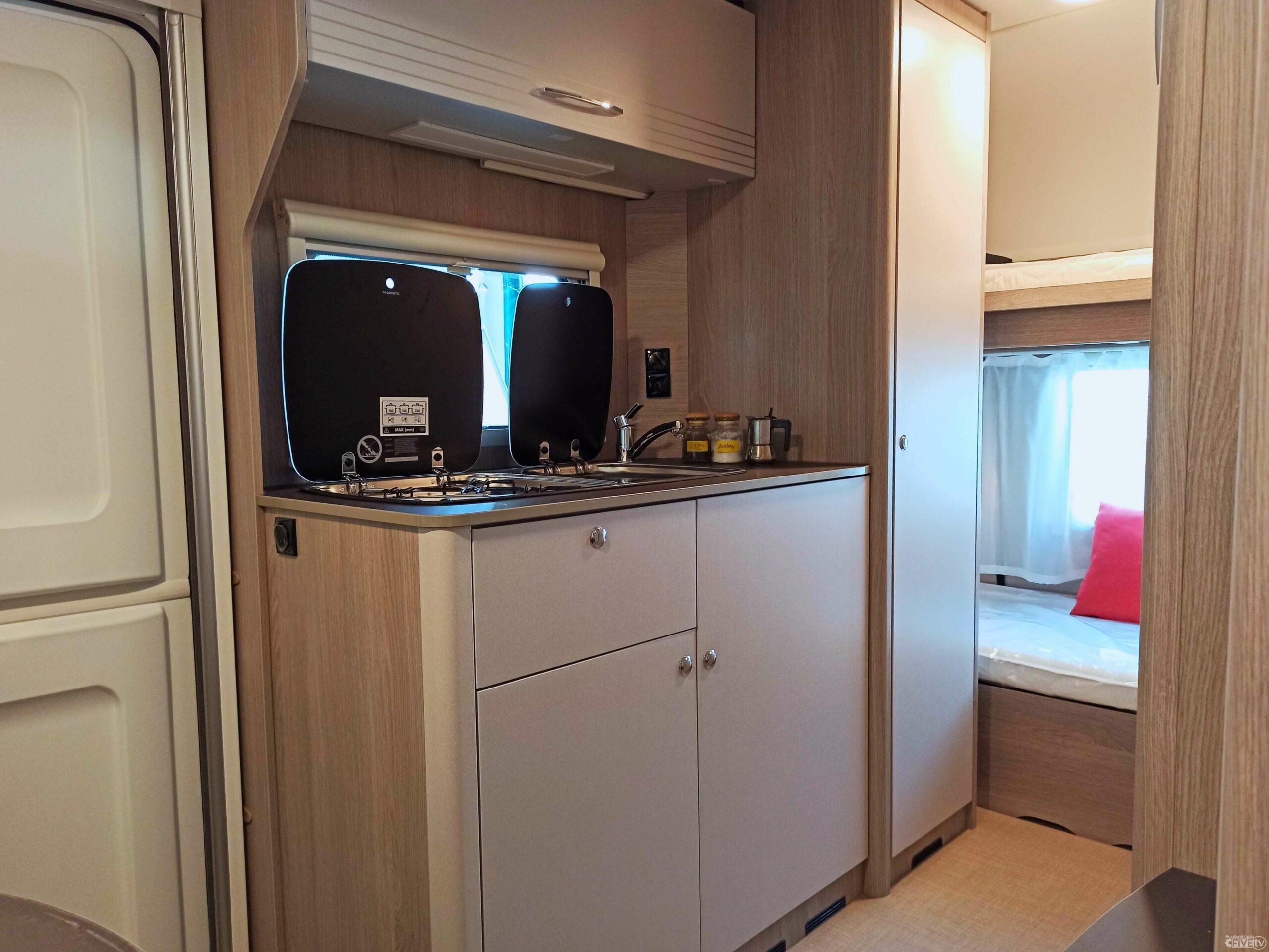 Burstner Premio Life 415TK: Caravan letti castello