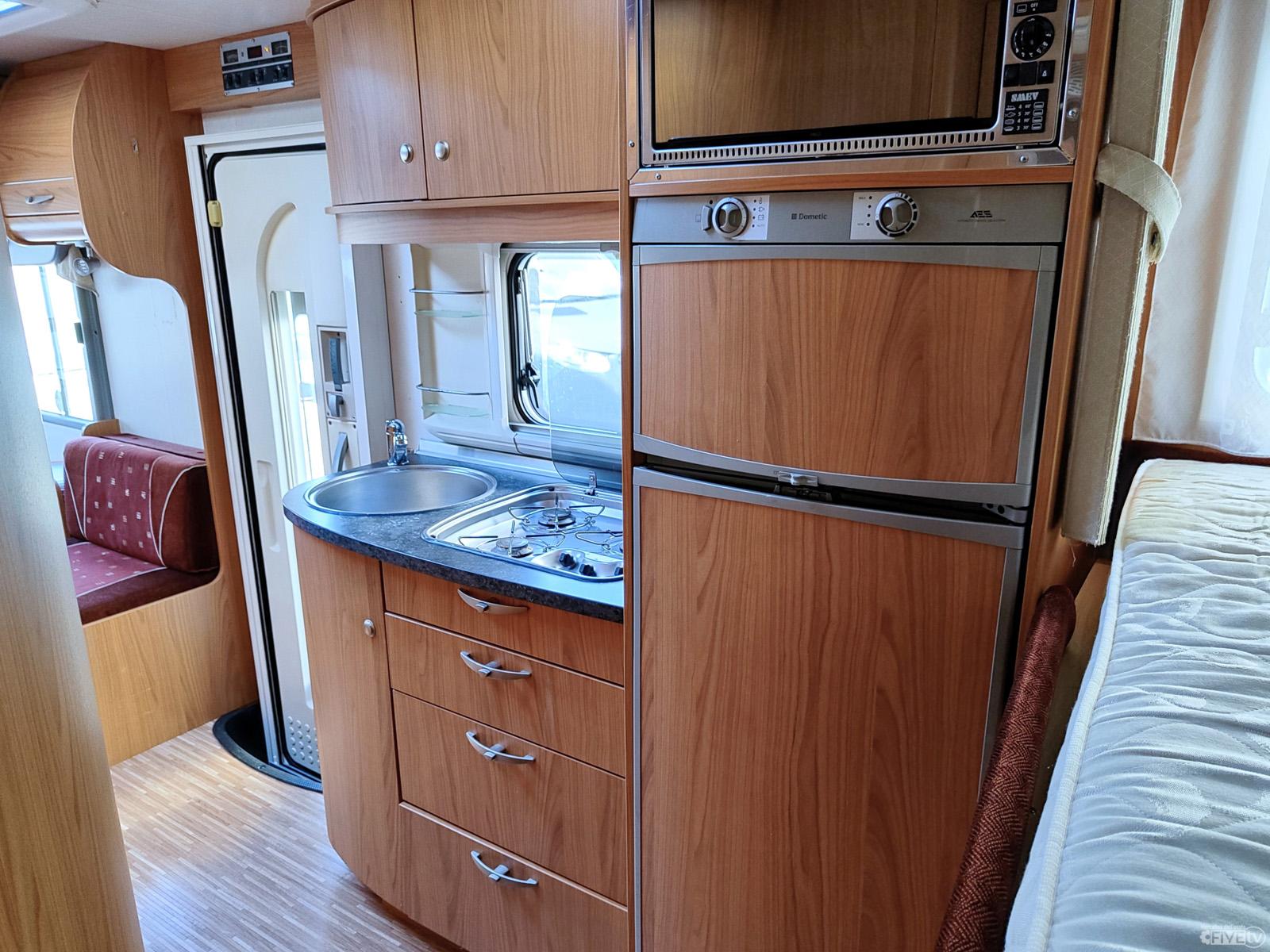 Burstner Aviano I 675 – Motorhome con garage