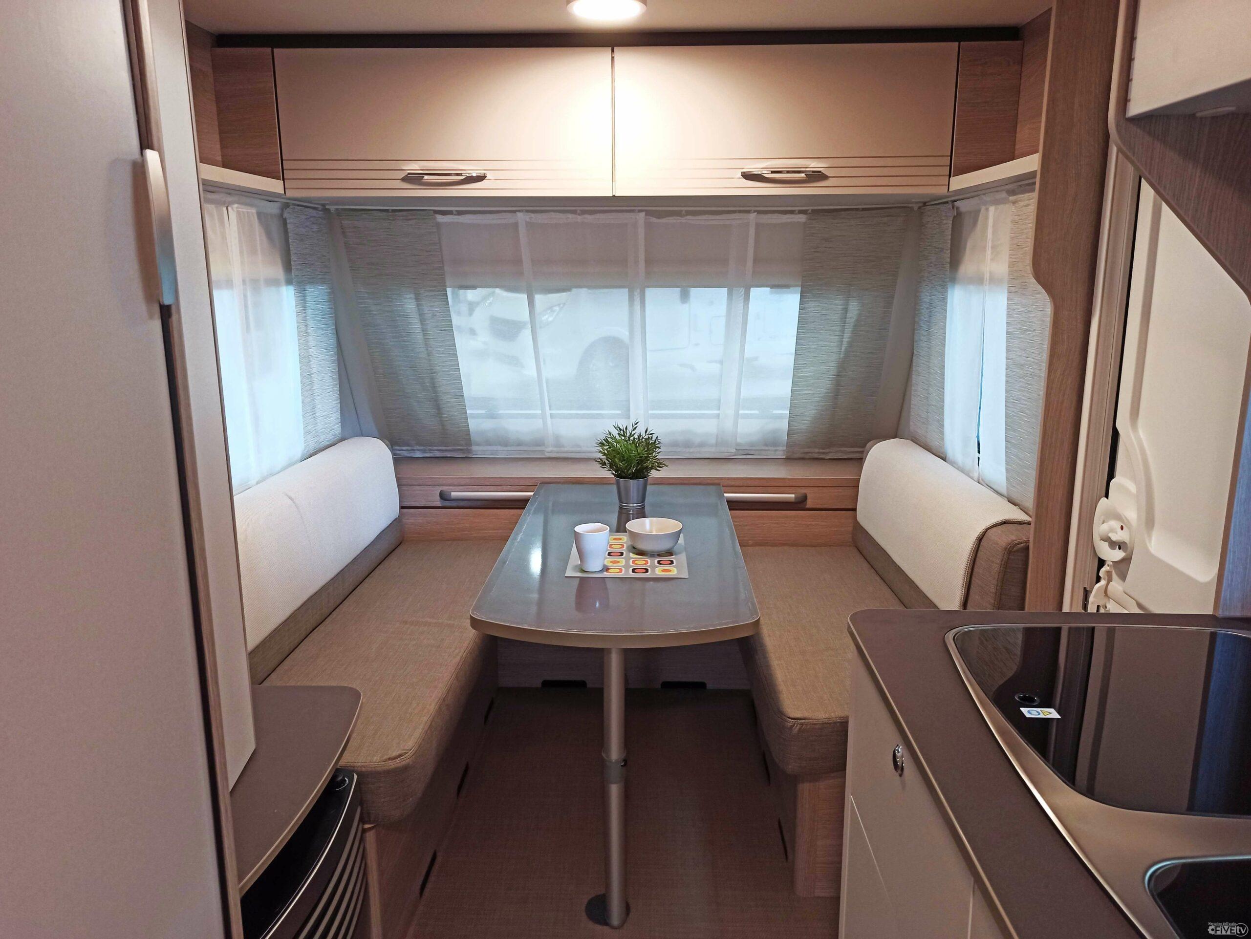 Burstner Premio Life 415TK: Caravan letti castello