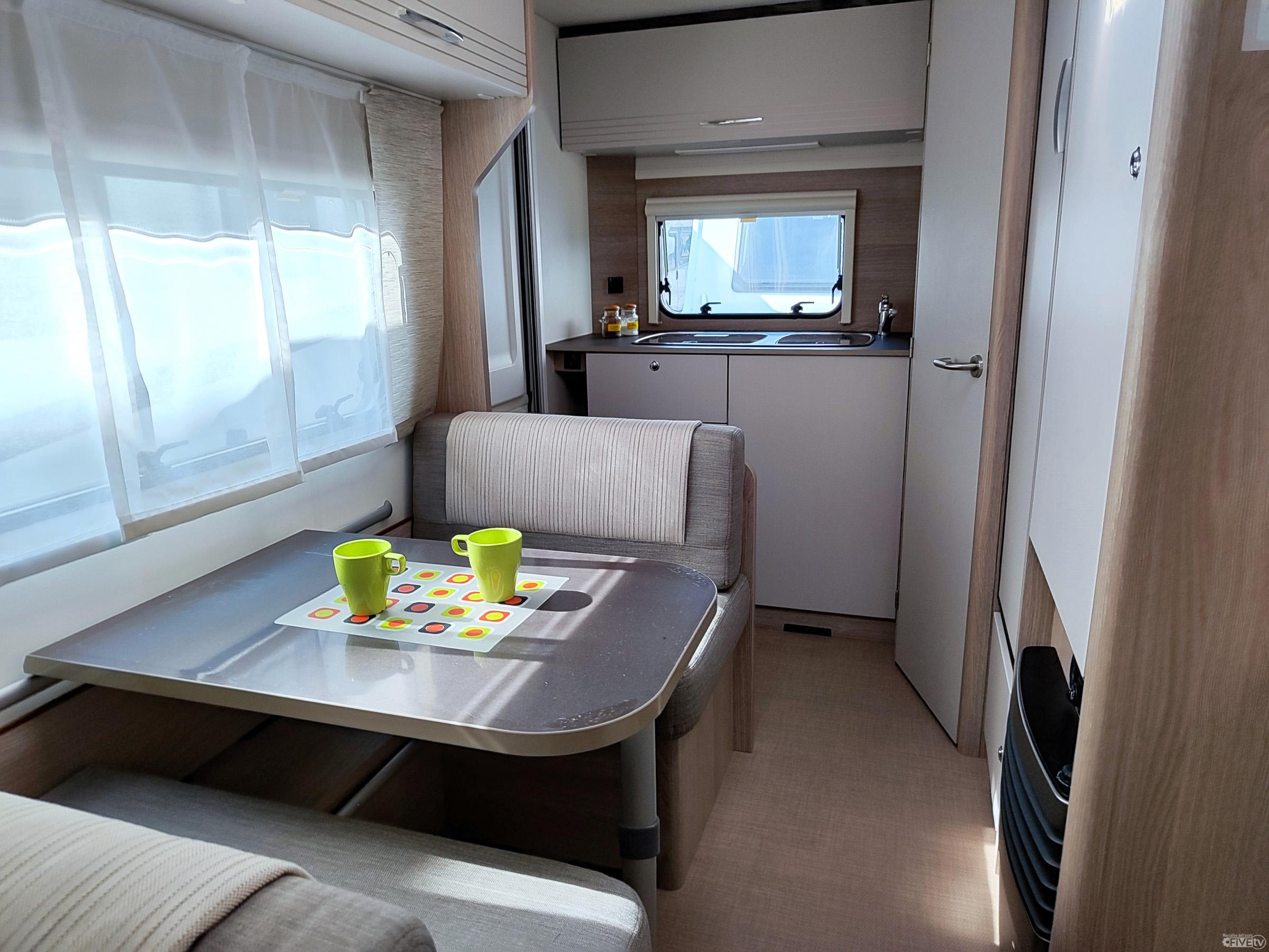 Burstner Premio Life 425 TS – Caravan 3 posti